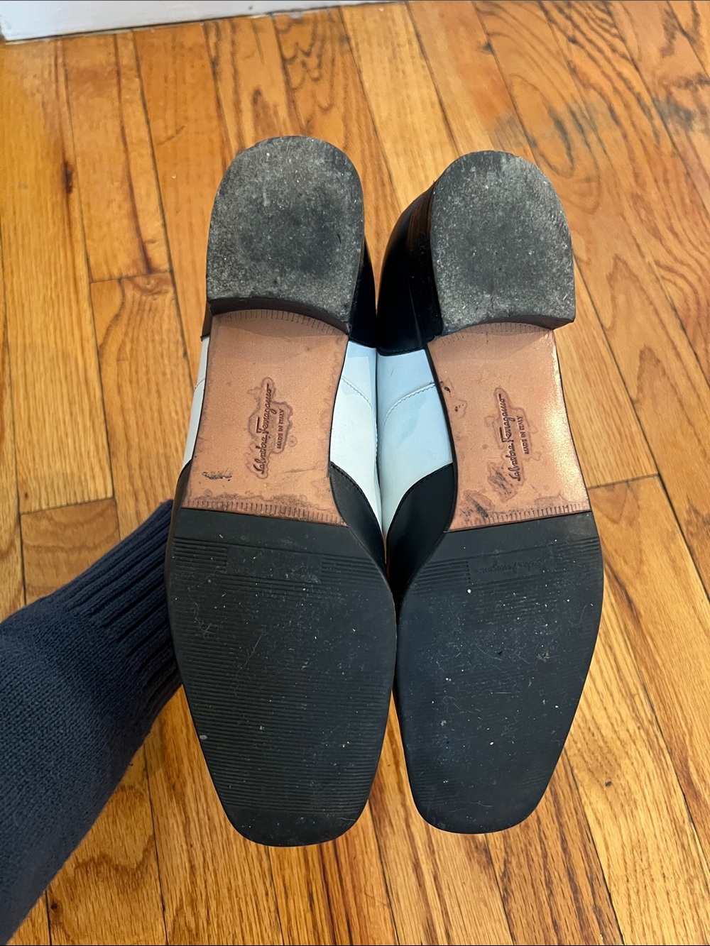 Rare Salvatore Ferragamo Black and White Two-Tone Leather Oxford Heels - Picture 5 of 13